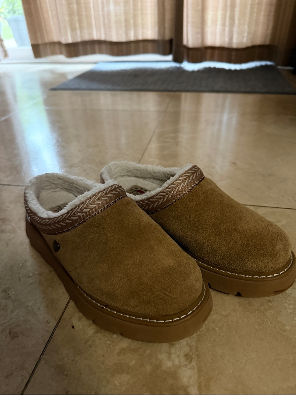Skechers BOBS Slip-On Shoes (Women’s) Size 6.5 in Camel